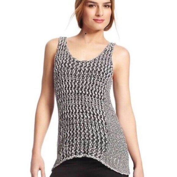 CAbi Tops - CAbi 488 Gray Tape Yarn Knit Scoop Neck Asymmetrical Hem Sweater Tank Top Large
